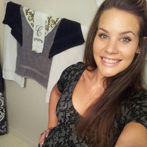 Meet your Posher, Chelsie - Picture 3 of 12